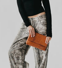 Load image into Gallery viewer, Woven Flap Crossbody
